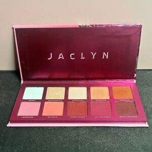 Jaclyn Hill - Strawberry Feels Palette